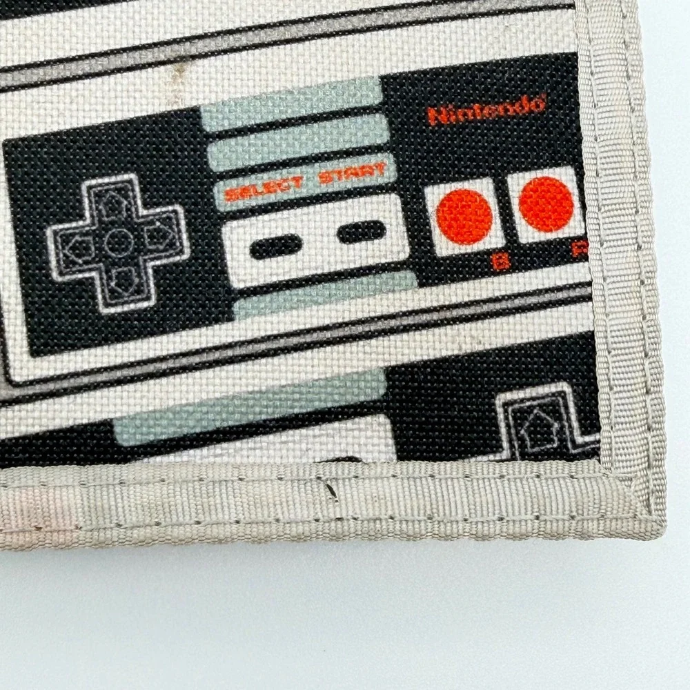 Nintendo NES Controller Canvas Trifold‎ Wallet Retro Gaming Gray Black Red